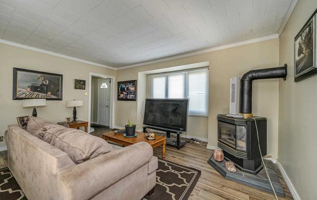 76 Kings Cres, House detached with 2 bedrooms, 1 bathrooms and 7 parking in Ajax ON | Image 17