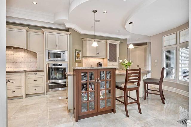 80 Barringham Dr, House detached with 4 bedrooms, 4 bathrooms and 12 parking in Oakville ON | Image 6