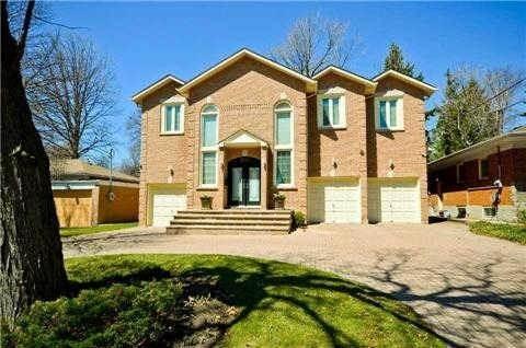 208 Dunview Ave, House detached with 5 bedrooms, 6 bathrooms and 10 parking in Toronto ON | Image 1