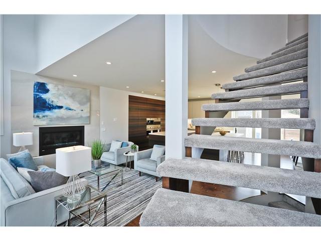 56 45 Street Sw, House detached with 6 bedrooms, 4 bathrooms and 2 parking in Calgary AB | Image 9