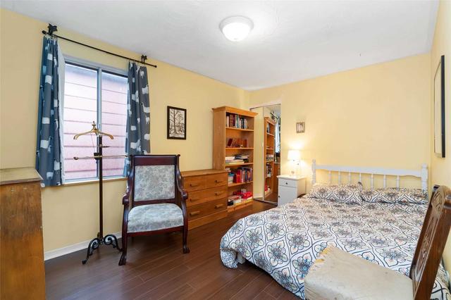 574 Coxwell Ave, House semidetached with 3 bedrooms, 3 bathrooms and 2 parking in Toronto ON | Image 16