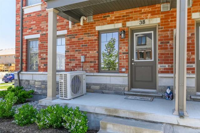 39 Kay Cres, Townhouse with 2 bedrooms, 3 bathrooms and 2 parking in Guelph ON | Image 14