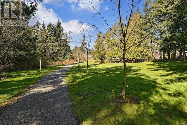 225 - 40 Gorge Rd W, Condo with 2 bedrooms, 2 bathrooms and 1 parking in Saanich BC | Image 23