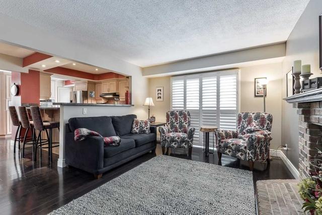 86 Sir Lancelot Dr, House detached with 4 bedrooms, 4 bathrooms and 4 parking in Markham ON | Image 3