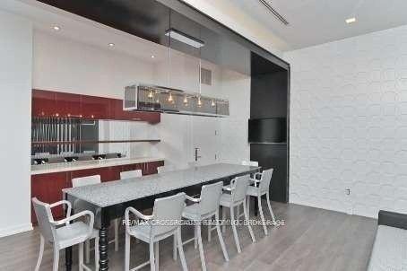 727 - 560 Front St W, Condo with 1 bedrooms, 1 bathrooms and 0 parking in Toronto ON | Image 2