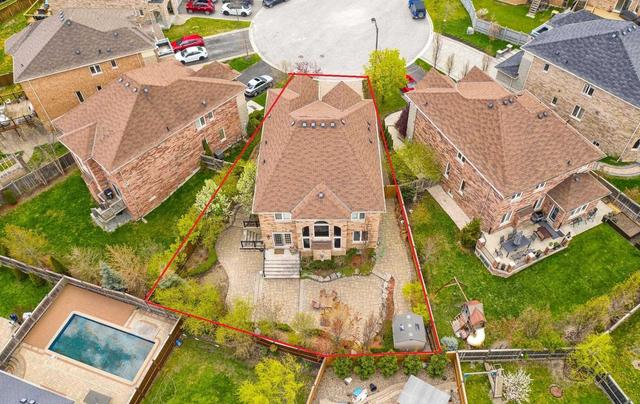18 Nancy Crt, House detached with 4 bedrooms, 5 bathrooms and 6 parking in Vaughan ON | Image 34