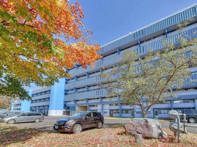 525 - 4673 Jane St, Condo with 2 bedrooms, 1 bathrooms and 1 parking in Toronto ON | Image 1