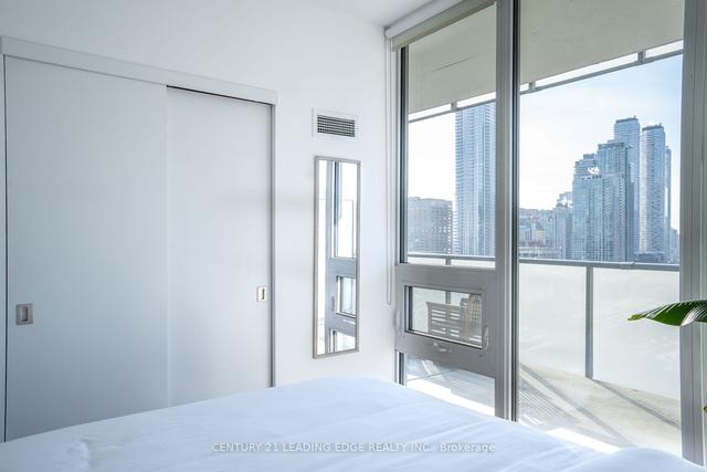1902 - 1 Market St, Condo with 1 bedrooms, 1 bathrooms and 0 parking in Toronto ON | Image 2