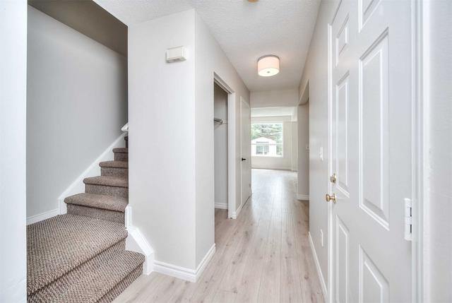 6 Mccurdy Rd, House detached with 5 bedrooms, 3 bathrooms and 5 parking in Guelph ON | Image 25