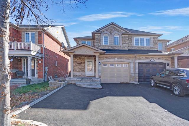 1126 Houston Dr, House semidetached with 3 bedrooms, 4 bathrooms and 3 parking in Milton ON | Image 1