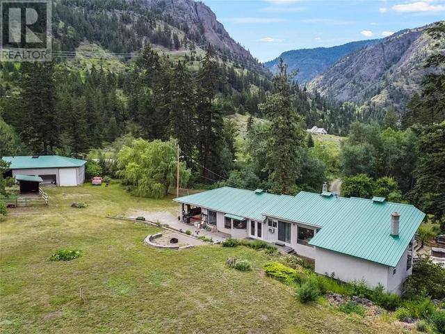 1196 Hwy 3a, House detached with 3 bedrooms, 2 bathrooms and 3 parking in Okanagan Similkameen G BC | Image 1