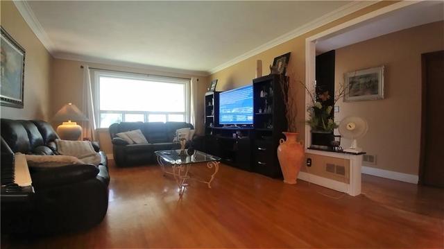 38 Laird Drive, House detached with 3 bedrooms, 1 bathrooms and 4 parking in St. Catharines ON | Image 5