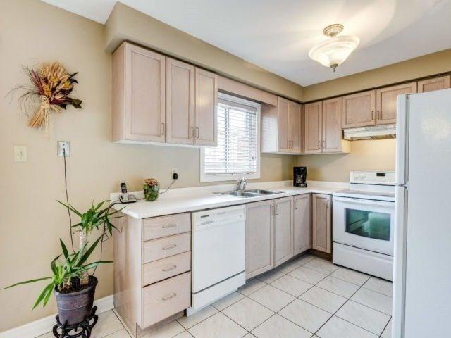 80 Black Oak Dr, House detached with 3 bedrooms, 4 bathrooms and 4 parking in Brampton ON | Image 6