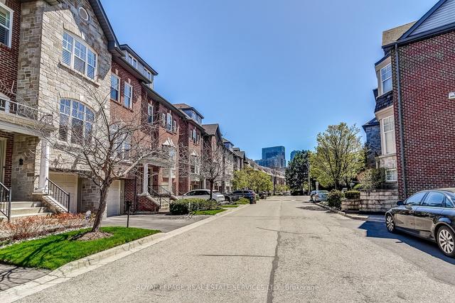 23 Leaves Terr, House attached with 3 bedrooms, 3 bathrooms and 2 parking in Toronto ON | Image 23
