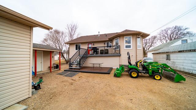 909 8 Avenue, House detached with 4 bedrooms, 3 bathrooms and 6 parking in Wainwright AB | Image 29