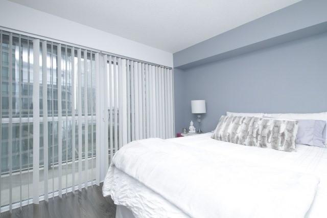 807 - 352 Front St W, Condo with 2 bedrooms, 2 bathrooms and 1 parking in Toronto ON | Image 16