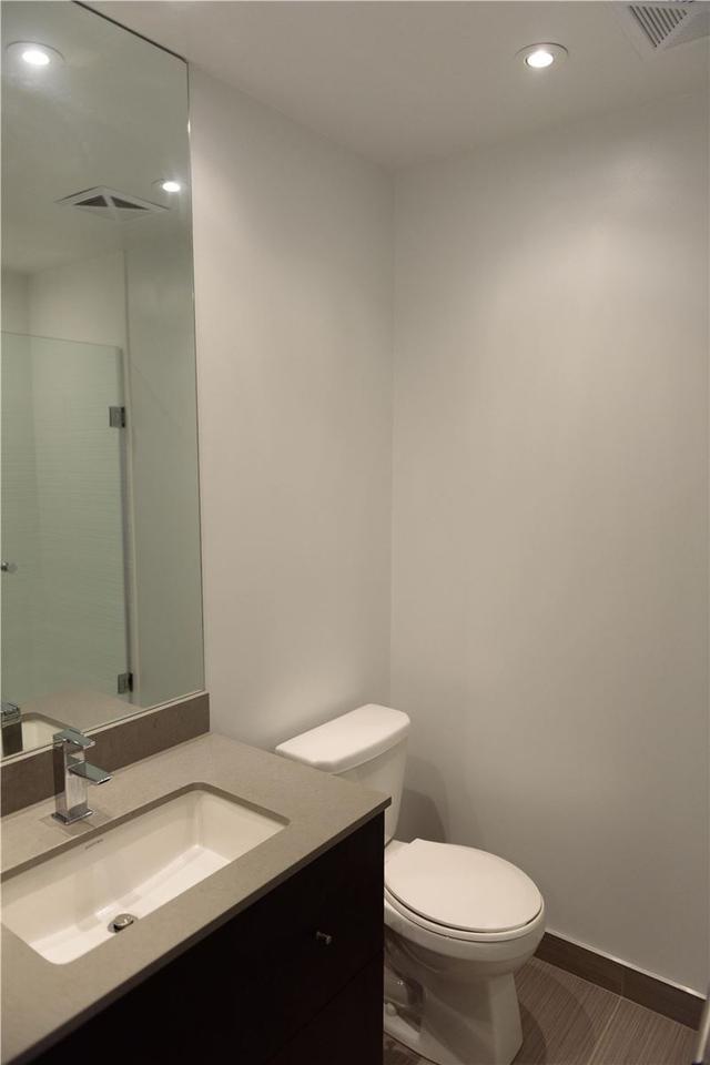 1522 - 525 Adelaide St W, Condo with 2 bedrooms, 2 bathrooms and 1 parking in Toronto ON | Image 2