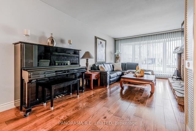 1201 Westerdam Rd, House semidetached with 3 bedrooms, 2 bathrooms and 3 parking in Mississauga ON | Image 22