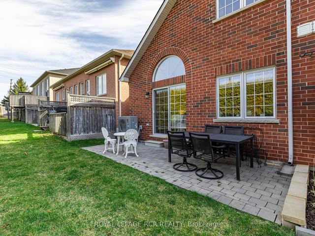 558 Tapestry Lane, Condo with 2 bedrooms, 3 bathrooms and 2 parking in Newmarket ON | Image 26