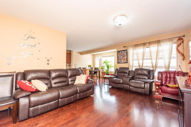 315 Bridleridge Way Sw, House detached with 3 bedrooms, 2 bathrooms and 4 parking in Calgary AB | Image 1