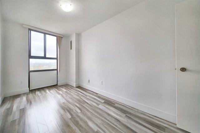 709 - 177 Linus Rd, Condo with 2 bedrooms, 1 bathrooms and 1 parking in Toronto ON | Image 20