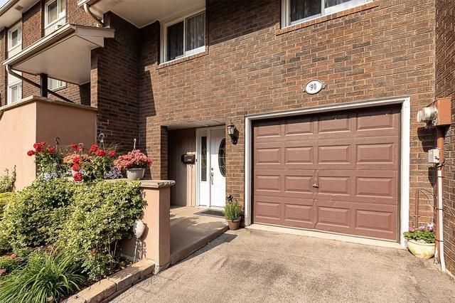 90 Permfield Path, Townhouse with 4 bedrooms, 2 bathrooms and 2 parking in Toronto ON | Image 12
