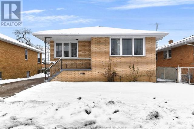 1829 Drouillard Road, House detached with 4 bedrooms, 2 bathrooms and null parking in Windsor ON | Image 5