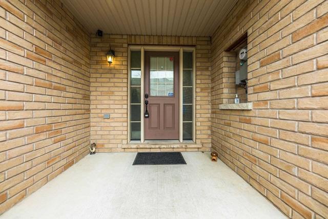 16 Cedarbrook Rd, House attached with 3 bedrooms, 3 bathrooms and 2 parking in Brampton ON | Image 23