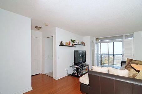 1012 - 8 Mondeo Dr, Condo with 1 bedrooms, 1 bathrooms and 1 parking in Toronto ON | Image 6