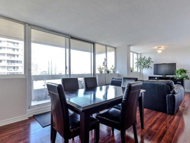 1201 - 3590 Kaneff Cres, Condo with 2 bedrooms, 2 bathrooms and 2 parking in Mississauga ON | Image 1