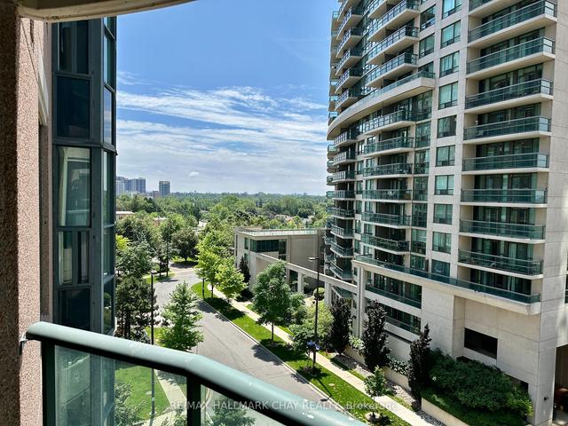 706 - 7 Lorraine Dr, Condo with 2 bedrooms, 2 bathrooms and 1 parking in Toronto ON | Image 3