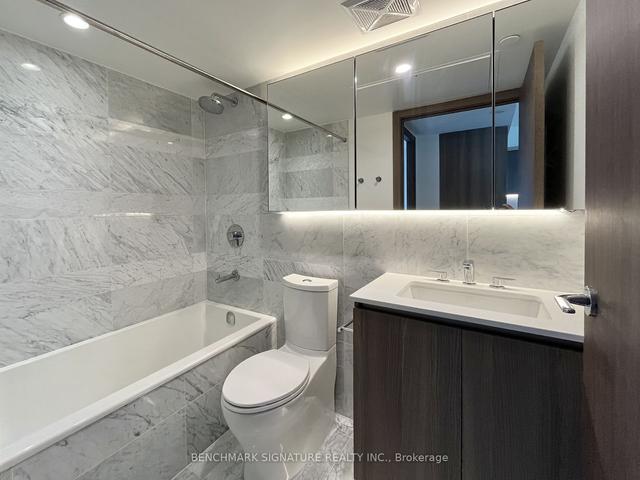 1703 - 19 Bathurst St, Condo with 1 bedrooms, 1 bathrooms and 0 parking in Toronto ON | Image 3