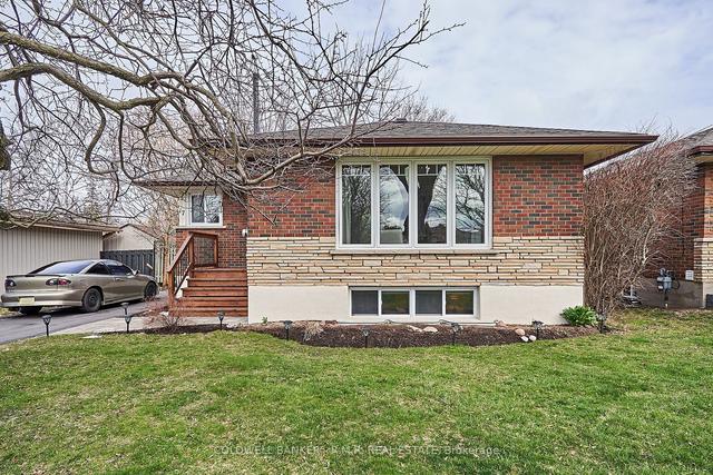 17 Rockcliffe St, House detached with 3 bedrooms, 2 bathrooms and 6 parking in Oshawa ON | Image 12