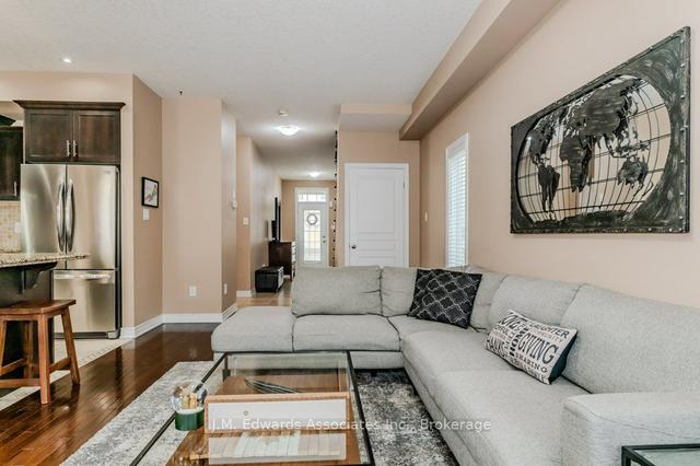 24 Forest Valley Cres, Townhouse with 3 bedrooms, 3 bathrooms and 2 parking in Hamilton ON | Image 37