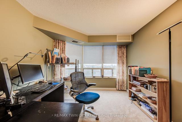 1105 - 4 Willow St, Condo with 2 bedrooms, 2 bathrooms and 2 parking in Waterloo ON | Image 9