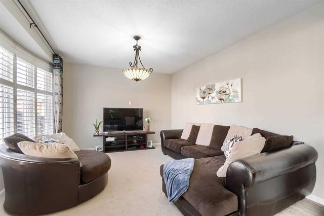 258 Schreyer Cres, House detached with 4 bedrooms, 3 bathrooms and 3 parking in Milton ON | Image 11