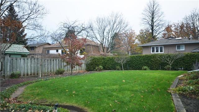 2220 Elmhurst Ave, House detached with 3 bedrooms, 2 bathrooms and 4 parking in Oakville ON | Image 12
