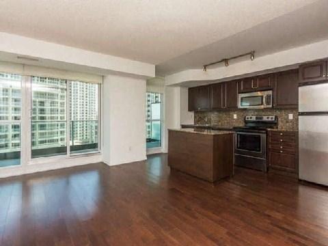 1069 - 209 Fort York Blvd, Condo with 2 bedrooms, 2 bathrooms and 1 parking in Toronto ON | Image 2
