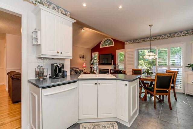 4 Bloxham Pl, House detached with 2 bedrooms, 2 bathrooms and 4 parking in Barrie ON | Image 4
