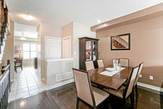 19 Cedar Lake Cres, Townhouse with 3 bedrooms, 4 bathrooms and 2 parking in Brampton ON | Image 6