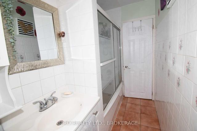 74 Seventeenth St, House detached with 2 bedrooms, 2 bathrooms and 6 parking in Toronto ON | Image 16