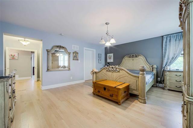 2 Donmac Dr, House detached with 6 bedrooms, 5 bathrooms and 5 parking in Toronto ON | Image 7