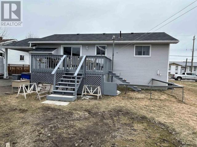 130 Cross Lake Rd, House detached with 4 bedrooms, 2 bathrooms and null parking in Temiskaming Shores ON | Image 5