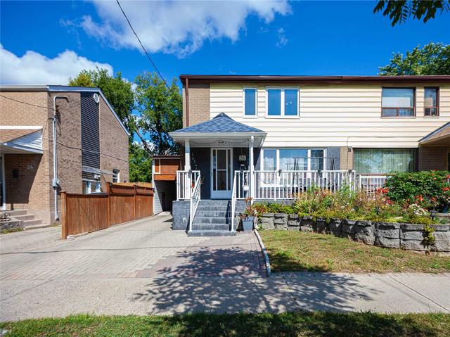 26 Bonniewood Rd, House semidetached with 4 bedrooms, 3 bathrooms and 4 parking in Toronto ON | Image 1