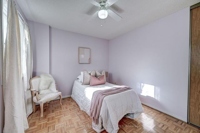 26 Myna Crt, House detached with 3 bedrooms, 3 bathrooms and 6 parking in Brampton ON | Image 11