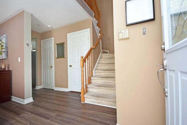 8 Heathcliffe Sq, Townhouse with 3 bedrooms, 3 bathrooms and 2 parking in Brampton ON | Image 31