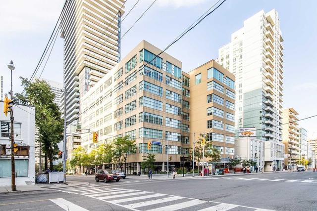 206 - 188 Eglinton Ave E, Condo with 2 bedrooms, 2 bathrooms and 0 parking in Toronto ON | Image 1