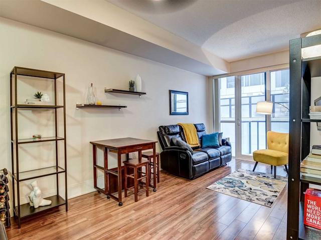 303 - 560 Front St W, Condo with 1 bedrooms, 1 bathrooms and 1 parking in Toronto ON | Image 4