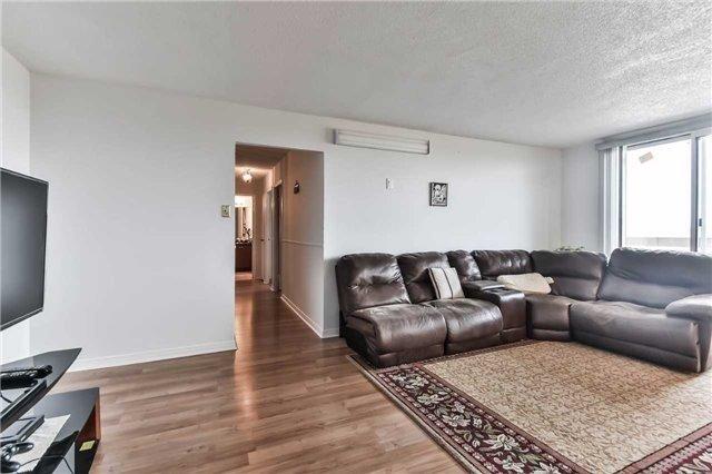 411 - 3577 Derry Rd E, House other with 2 bedrooms, 1 bathrooms and 1 parking in Mississauga ON | Image 2