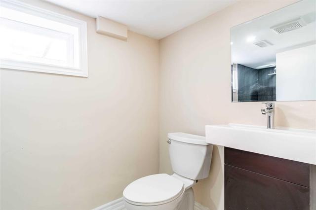 95 Rosslyn Ave S, House detached with 4 bedrooms, 3 bathrooms and 5 parking in Hamilton ON | Image 17